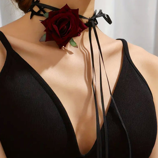 ROSE CHOKER NECKLACE