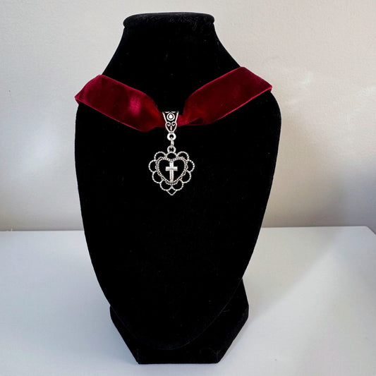 VELVET CHOKER WITH PENDANT