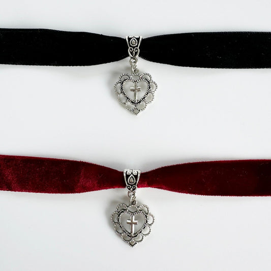 VELVET CHOKER WITH PENDANT