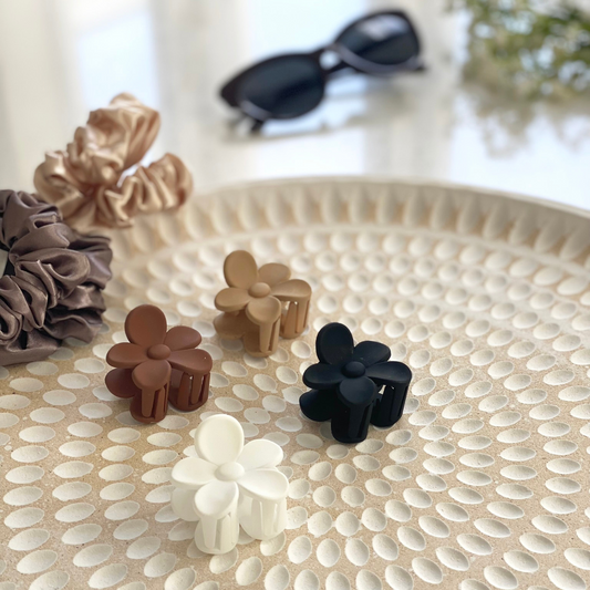 MINI DAISY CLAW CLIP