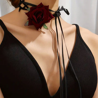 ROSE CHOKER NECKLACE